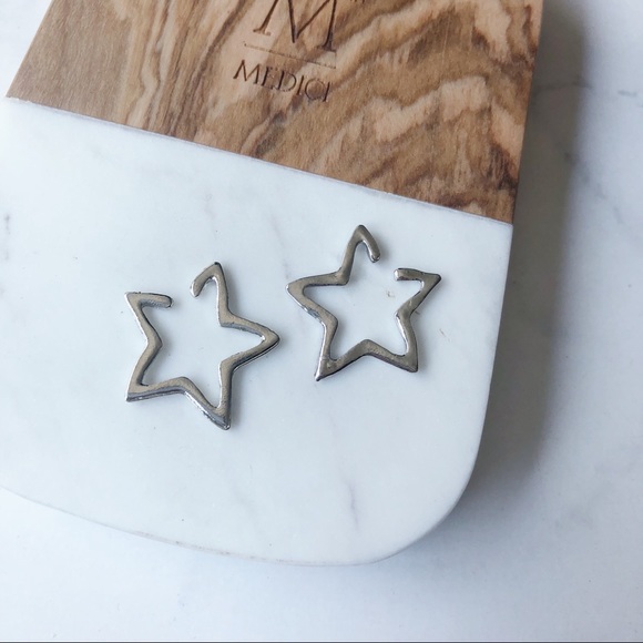 2 Pieces Cute Star Ear Cuff Earrings Silver / Gold - Picture 3 of 5